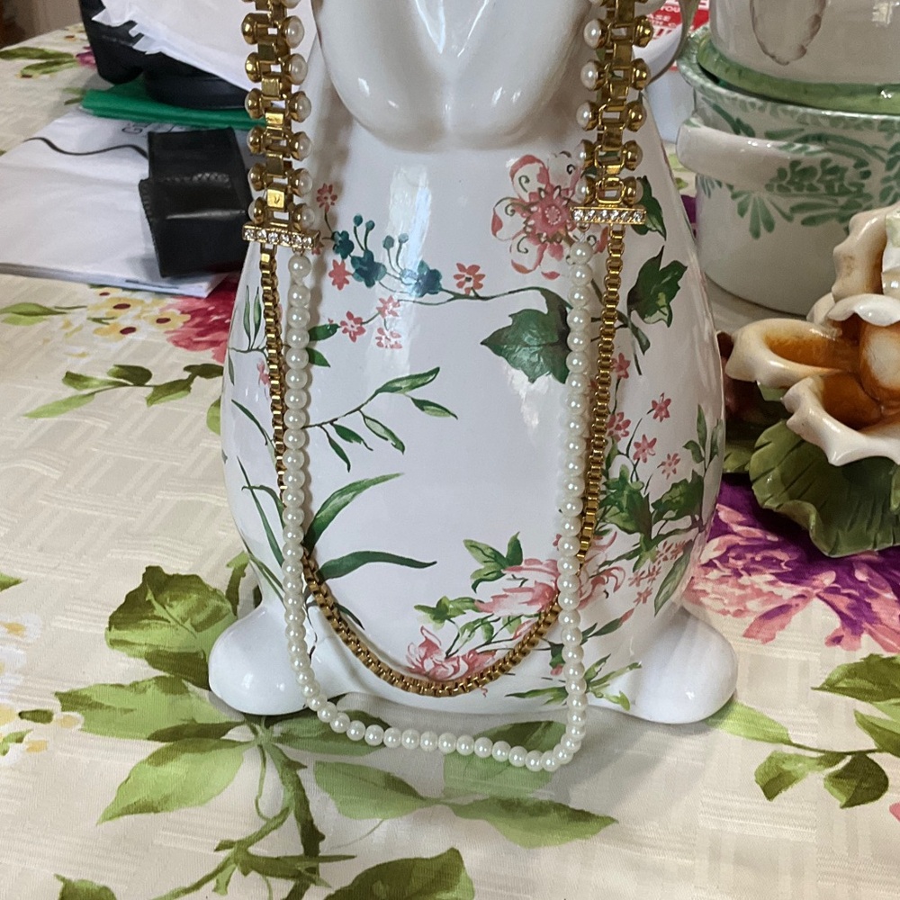 Vintage Ann Taylor Gold Tone and Faux Pearl Necklace